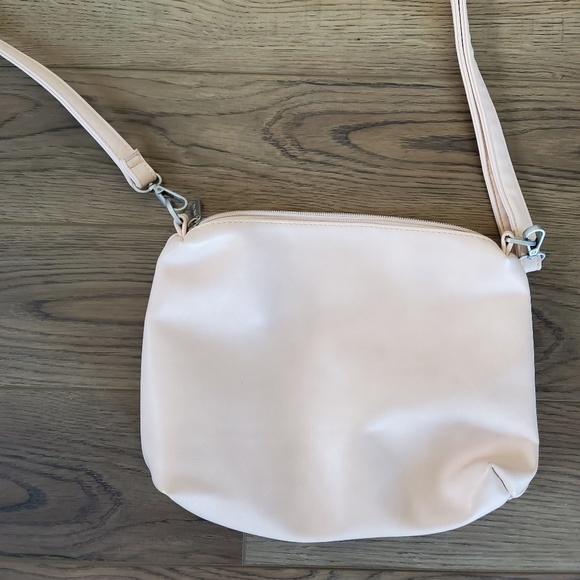 Pixie ☆ Mood Crossbody - Picture 2 of 5